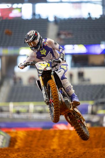 Hunter Lawrence scores his first AMA Supercross premier-class win in Arlington