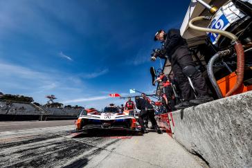 #93: Acura Meyer Shank Racing w/Curb Agajanian, Acura ARX-06, GTP: Renger van der Zande, Nick Yelloly