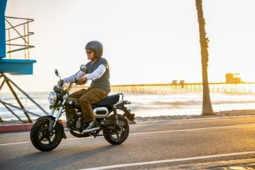 Honda Dax 125 Pearl Black