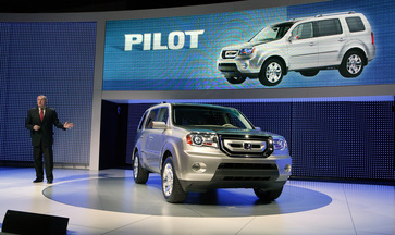 Detroit, January 13, 2008 -- A prototype of the all-new 2009 Honda Pilot sport utility vehicle was introduced by John Mendel, executive vice president of American Honda Motor Co., Inc., during the North American International Auto Show. The prototype conveys design features of the more boldly-styled 2009 Pilot, set to debut in spring 2008.