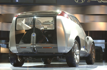 The Acura RD-X concept SUV unveiled at the North American International Auto Show 1/6/02.
