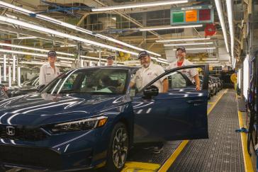 Honda Civic Hybrid takes home AJAC 2025 Canadian Car of the Year Award