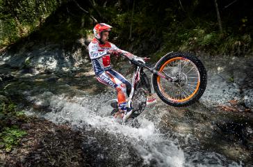 20 Montesa Cota 4RT260 RR action