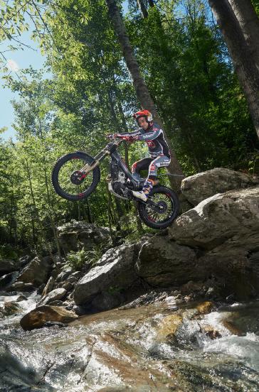 20 Montesa Cota 301RR action 