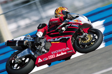 Miguel Duhamel on 2002 Honda RC51 road racing bike.
