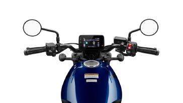 2025 Honda Rebel 1100 Pearl Hawkeye Blue cockpit