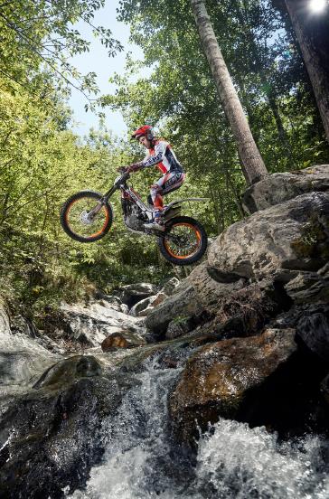 20 Montesa Cota 4RT260 RR action