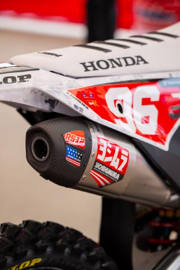 Hunter Lawrence scores his first AMA Supercross premier-class win in Arlington