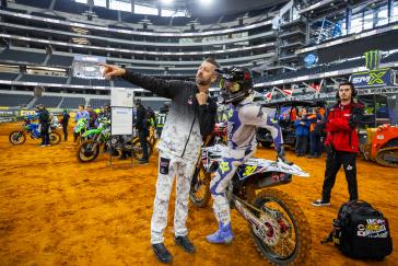 Hunter Lawrence scores his first AMA Supercross premier-class win in Arlington