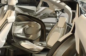 The Acura RD-X concept SUV unveiled at the North American International Auto Show 1/6/02.
