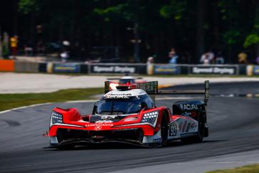 #93: Acura Meyer Shank Racing w/Curb Agajanian, Acura ARX-06, GTP: Renger van der Zande, Nick Yelloly