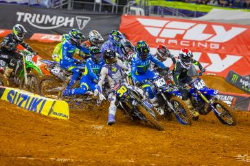 Hunter Lawrence scores his first AMA Supercross premier-class win in Arlington