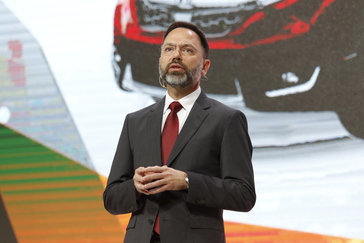 Mark Wiles, assistant vice president for the Parts Division at American Honda Motor Co., Inc., talks to suppliers at the Honda Supplier Conference April 24-25 in Columbus, Ohio.