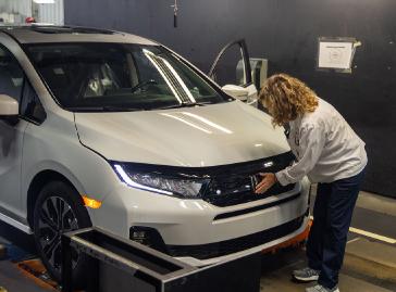 The Honda Odyssey is built by associates at the Alabama Auto Plant in Lincoln, Alabama, where more vehicles in the top-10 of the Cars.com American-Made Index were built than in any other plant in the history of the rankings