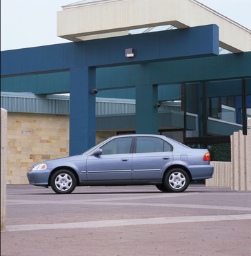 2000 Honda Civic Sedan EX.
