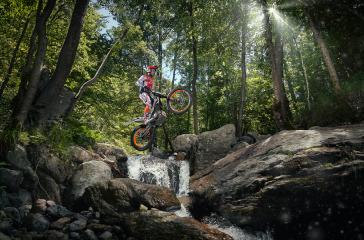20 Montesa Cota 4RT260 RR action