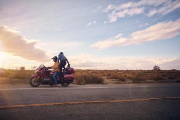 25 Honda Gold Wing Tour Bourdeaux Red Metallic Lifestyle