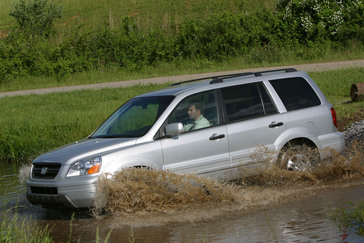 2003 Honda Pilot EX.
