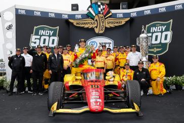 Alex Palou #10 of Chip Ganassi Racing Honda