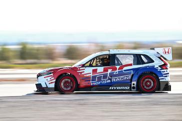 Prior to the 2024 Formula 1 Las Vegas Grand Prix, Honda, HRC and Acura gathered a collection of hybrid hero machines including the Acura ARX-06, Indycar, the Indycar hybrid-powered CR-V Hybrid Racer and the production Honda Civic Hybrid to celebrate the performance of Honda’s hybrid Power Unit (PU) technology as an important pillar of Honda’s automotive electrification strategy.
