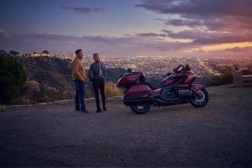 25 Honda Gold Wing Tour Bourdeaux Red Metallic Lifestyle