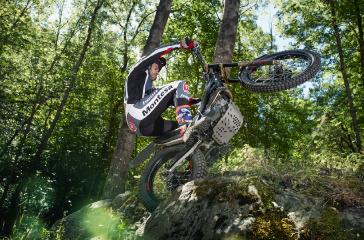 20 Montesa Cota 301RR action 