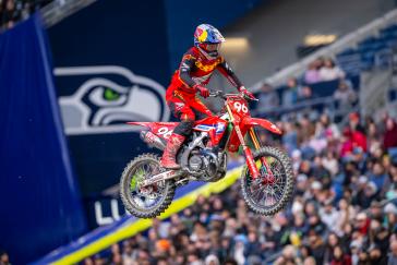 Hunter Lawrence minimizes damage on a difficult night in Seattle, retains points leads