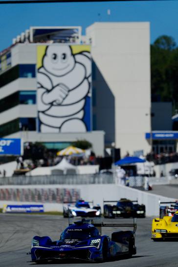Late-Race Crash Ends Acura Effort at Petit Le Mans
