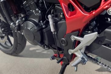2025 Honda CB750 Hornet footpeg