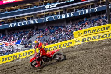 Hunter Lawrence minimizes damage on a difficult night in Seattle, retains points leads