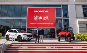Honda becomes a Founding Partner and Official Automotive Partner of LA28 and Official Automotive Partner of LA28 and Team USA as announced today at the company’s Torrance, Calif. headquarters. From Left to Right: Kazuhiro Takizawa, American Honda President & CEO, and Casey Wasserman, LA28 Chairperson & President