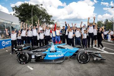 #27: Kyle Kirkwood, Andretti Global Honda and Honda engineers in Victory Lane