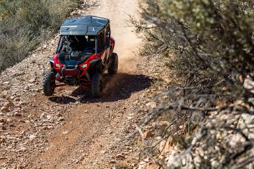 2022 Honda Talon 1000X-4FOXLiveValve action