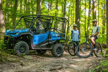 2025 Honda Pioneer 1000-5 Deluxe