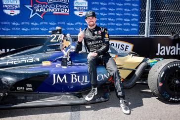 #27: Kyle Kirkwood, Andretti Global Honda, pit stop