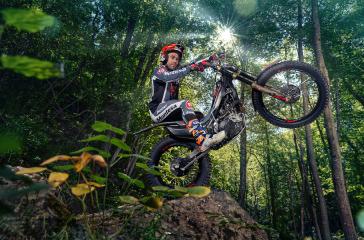 20 Montesa Cota 301RR action 
