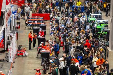 Hunter Lawrence minimizes damage on a difficult night in Seattle, retains points leads