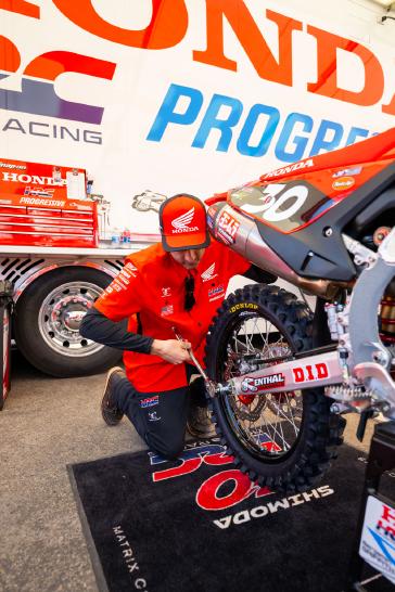 Jett Lawrence Earns His First Win of the Season, at Anaheim 2 SX