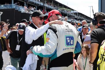 #15: Graham Rahal, Rahal Letterman Lanigan Racing Honda is congratulated by father and team owner, Bobby Rahal