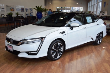 2017 Clarity Fuel Cell in the Dublin Honda Showroom
