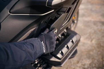 25 Honda Gold Wing Matte Black Metallic Location Detail