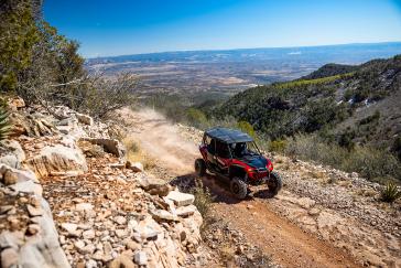 2022 Honda Talon 1000X-4FOXLiveValve action