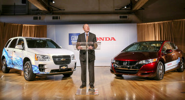 General Motors Vice Chairman Steve Girsky announces a long-term, definitive master agreement between GM and Honda to co-develop next-generation fuel cell system and hydrogen storage technologies, aiming for the 2020 time frame Tuesday, July 2, 2013 in New York, New York. GM and Honda are acknowledged leaders in fuel cell technology and rank No. 1 and No. 2, respectively, in total fuel cell patents filed between 2002 and 2012, with more than 1,200 between them. (General Motors and Honda News Photo)