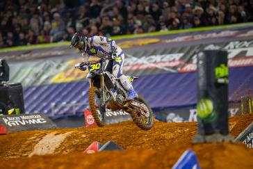 Hunter Lawrence scores his first AMA Supercross premier-class win in Arlington