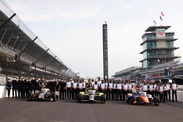 Dixon, Honda Claim Pole For 105th Running of the Indianapolis 500