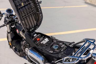 Honda Dax 125 Pearl Black