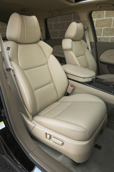 2008 Acura MDX.