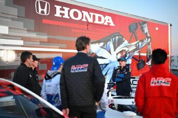 Prior to the 2024 Formula 1 Las Vegas Grand Prix, Honda, HRC and Acura gathered a collection of hybrid hero machines including the Acura ARX-06, Indycar, the Indycar hybrid-powered CR-V Hybrid Racer and the production Honda Civic Hybrid to celebrate the performance of Honda’s hybrid Power Unit (PU) technology as an important pillar of Honda’s automotive electrification strategy.