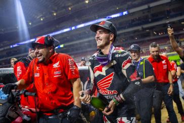 Honda HRC Progressive Controls SMX Playoffs After St. Louis Sweep