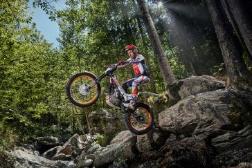 20 Montesa Cota 4RT260 RR action